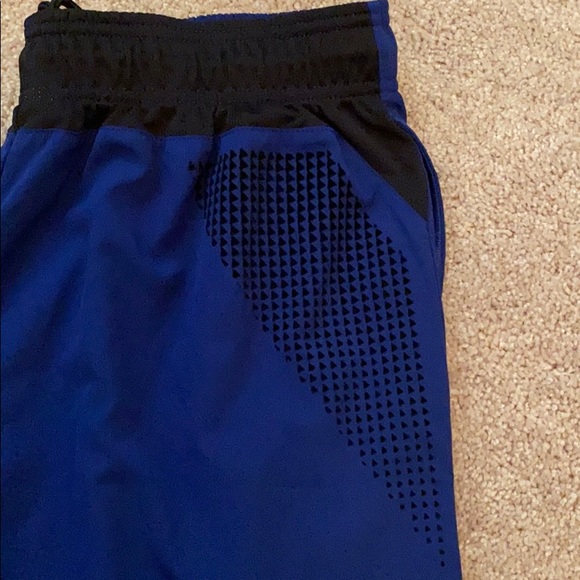 And 1 sports shorts NWOT size L - Picture 7 of 7